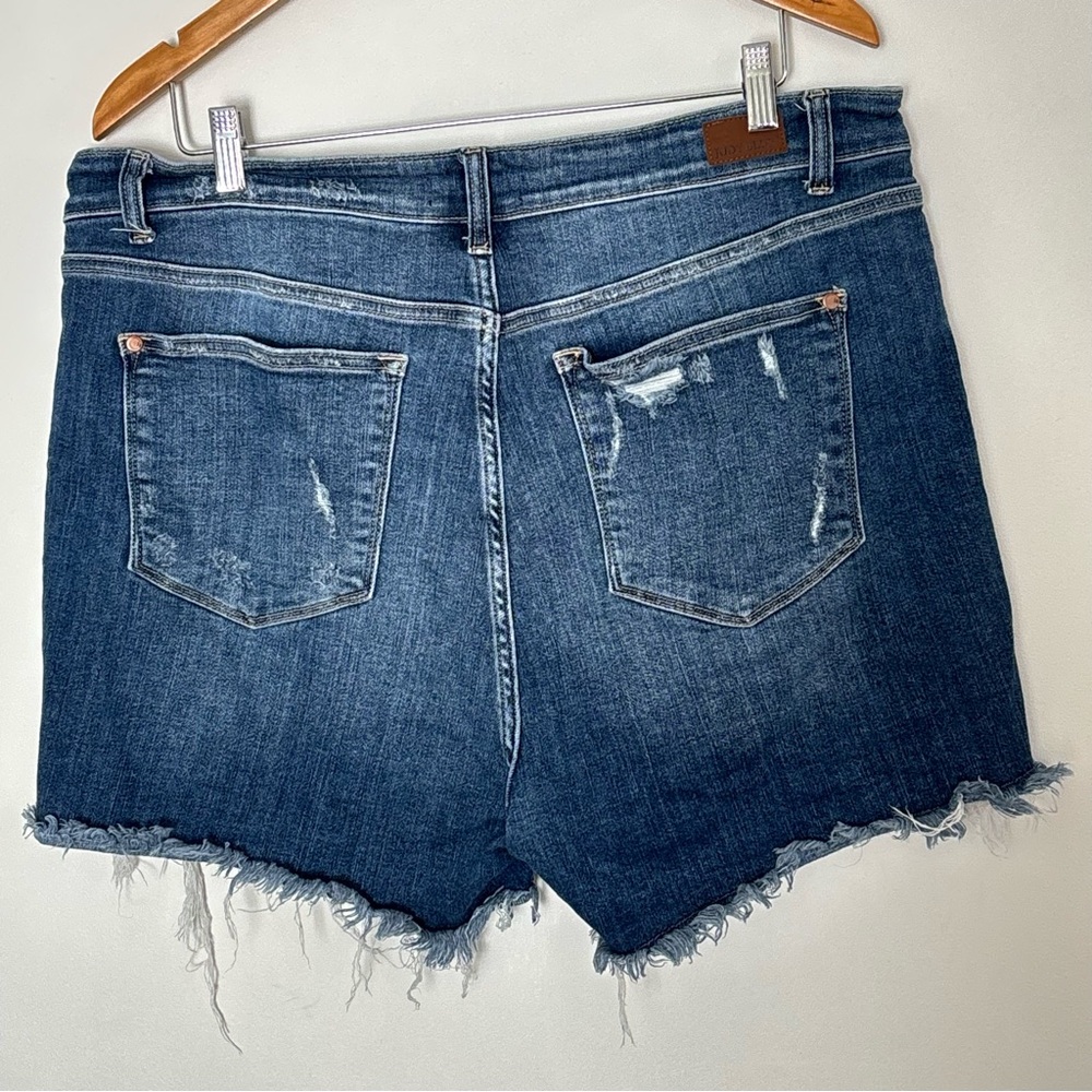 Judy Blue Distressed Denim Jean Shorts Size 2XL / 38 waist x 4 in inseam *J15 - Picture 8 of 14
